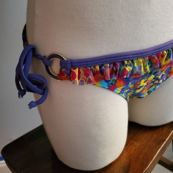 Colorful bikini - Picture 2 of 6